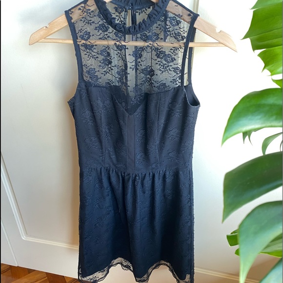 Pilgrim gorgeous high neck black lace dress - Picture 2 of 9